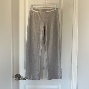 Women’s Nike Grey Cropped Athletic Pants - Size S (4-6)